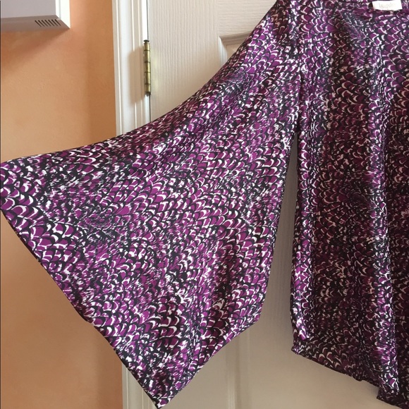 Beautiful asymmetrical silk blouse/top - Picture 3 of 6